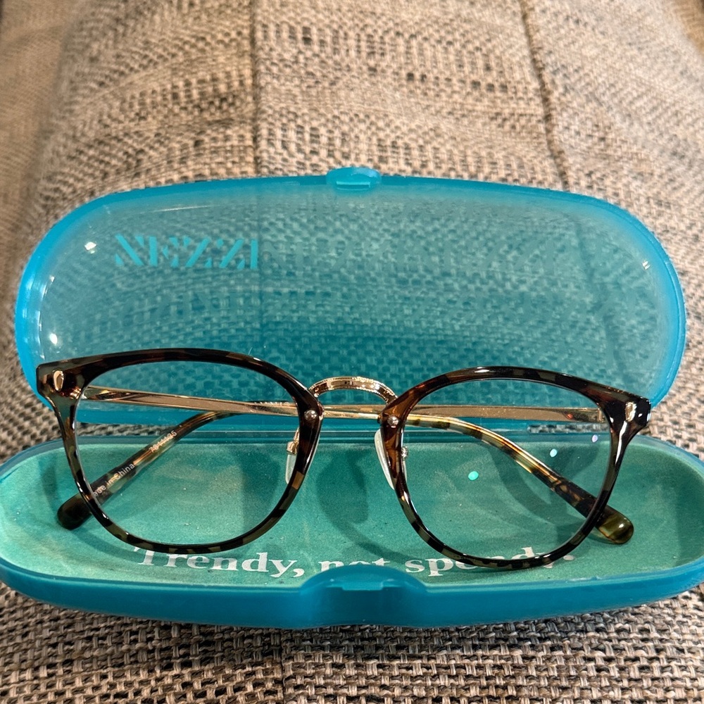 Eyeglasses